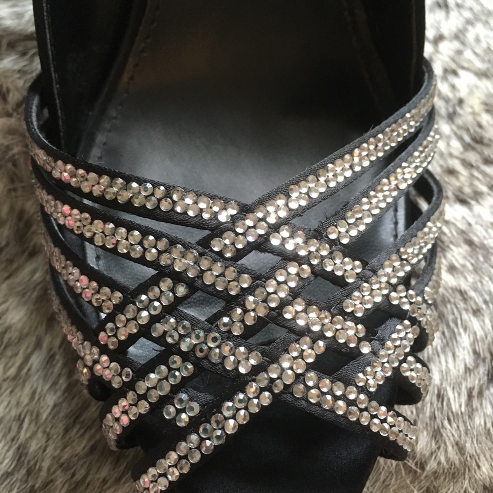 Authentic Ralph Lauren Satin Jeweled High Heels. - Picture 2 of 7